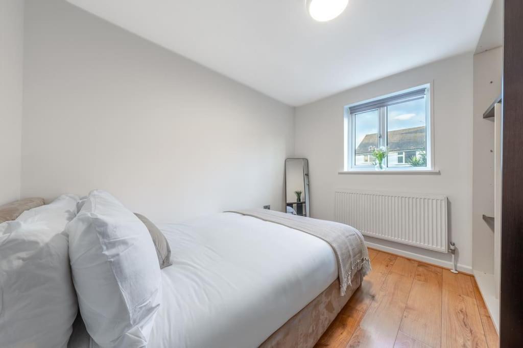 4 Beds - 20 Min To Casa vacanze Londra