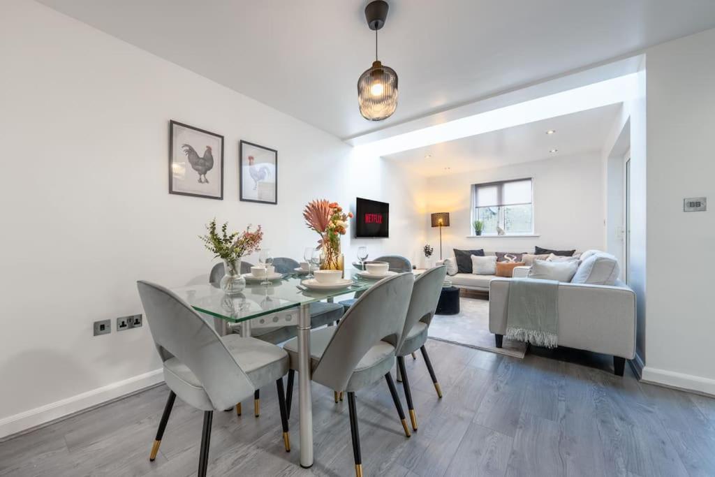 4 Beds - 20 Min To * Londra